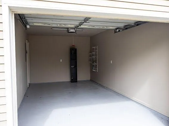 204 S General Pershing St — Photo 7