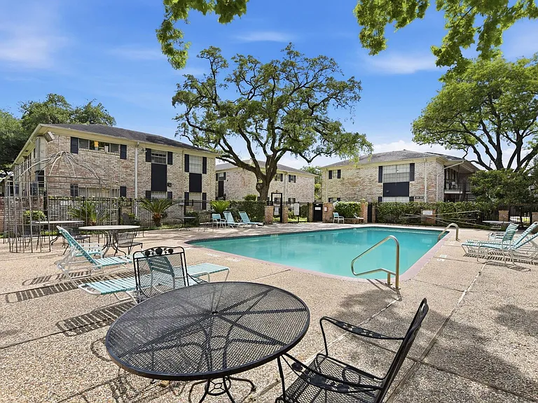 7900 Westheimer Rd #147 — Photo 31