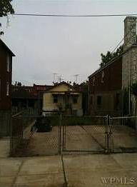 1st image of 2912 Laconia Ave