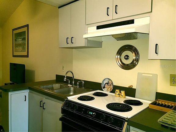 2nd image of 20865 Haulover Cv #D8