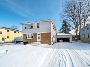 317 Sundridge Dr, Amherst, NY 14228