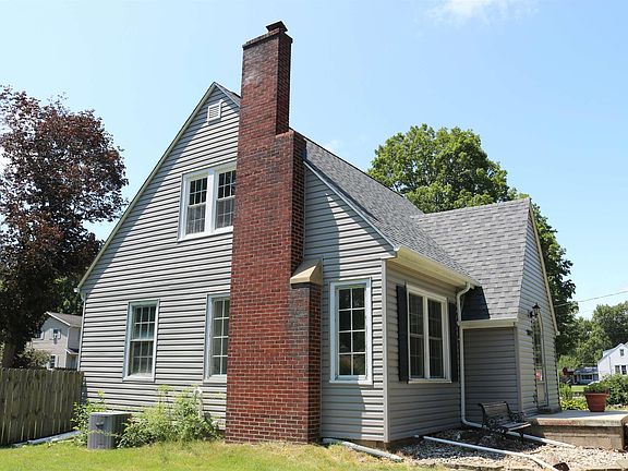 2nd image of 2803 Greenwood Ave