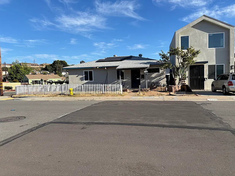 5265 Pirotte Dr — Photo 3