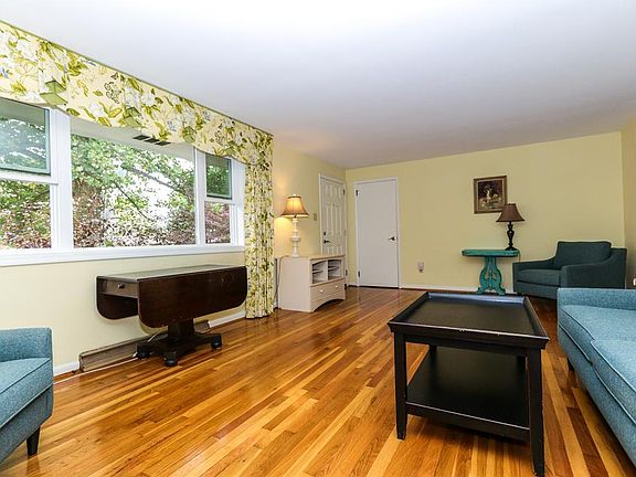 5th image of 5660 Bee Ln