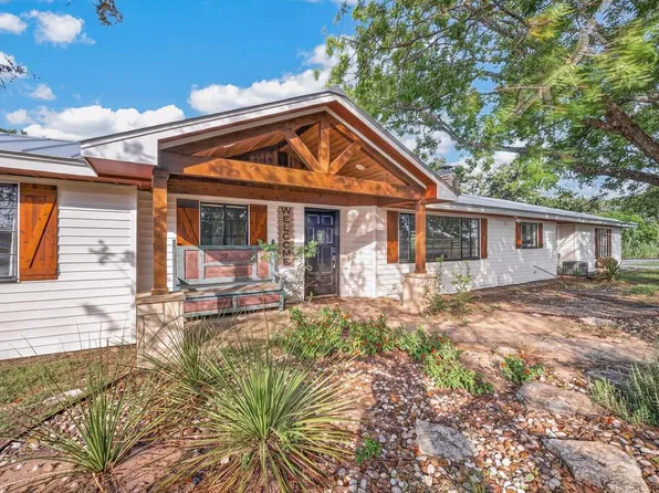 1094 Harper Rd, Kerrville, TX 78028