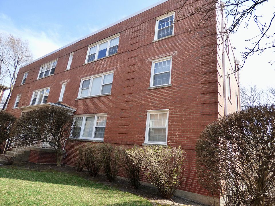 1st image of 6821 N Hamilton Ave #301