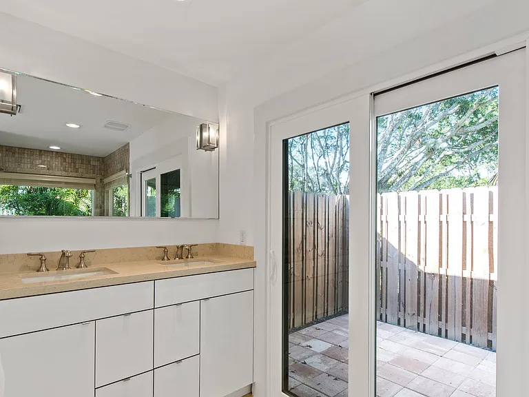 11792 Wimbledon Cir — Photo 13