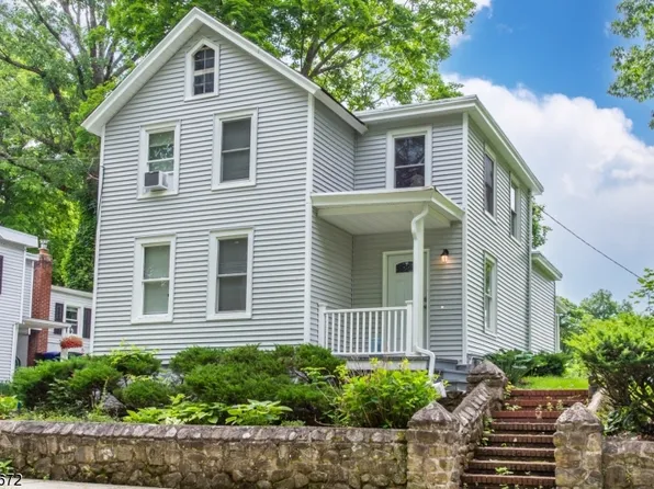 67 Madison St, Newton Town, NJ 07860