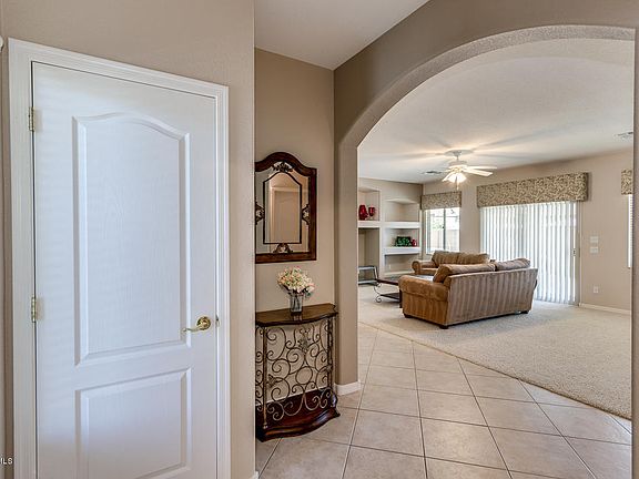 5th image of 3051 E County Down Dr