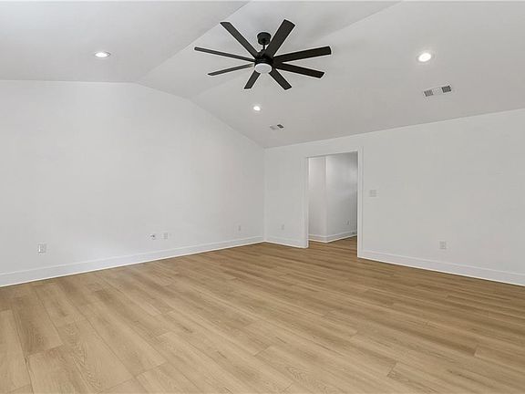 3rd image of 3113 Meraux Ln