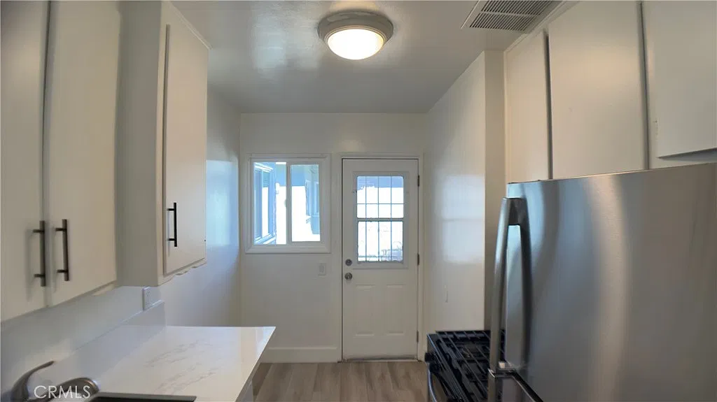 1 bed, 640 sqft, $2,150 — Photo 2