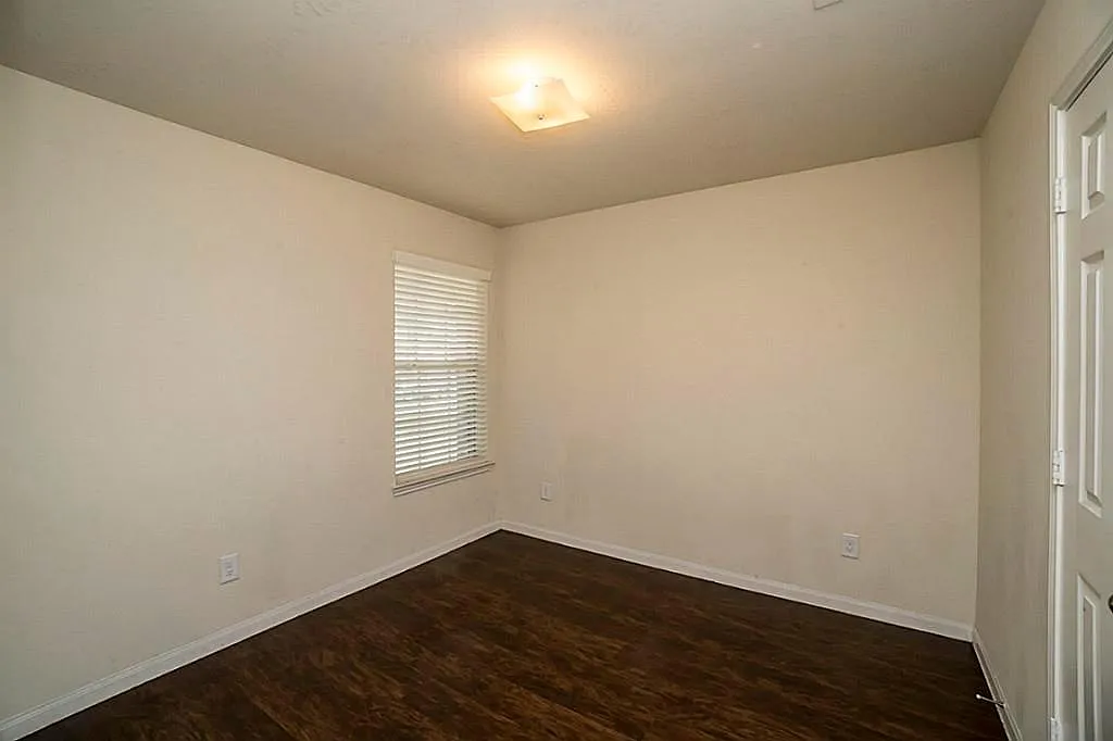 Building Photo - Palma Grove Way
