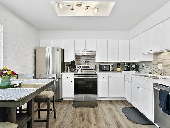 4th image of 3421 N Paiute Way #8