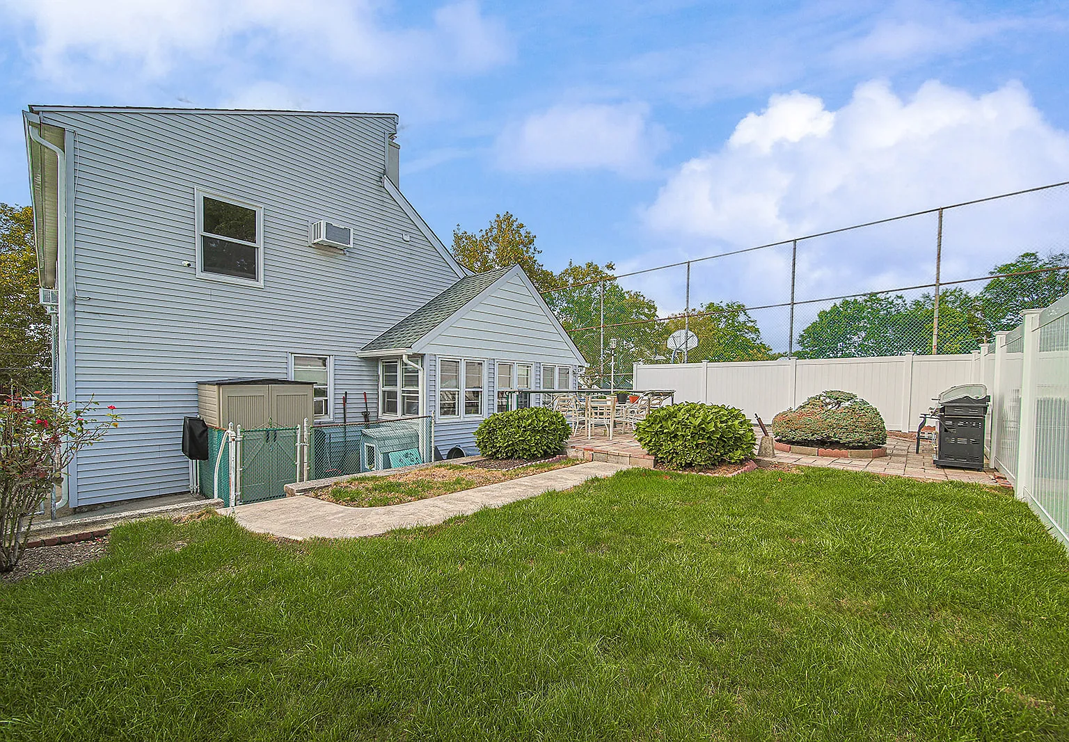 3 bed, 1627 sqft, $3,700 — Photo 4