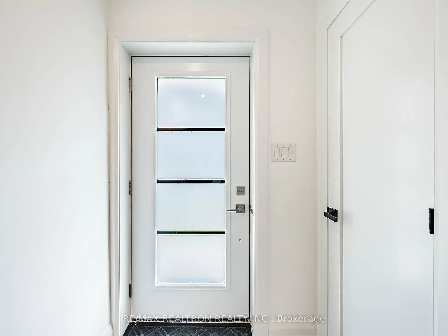 2 bed, $3,000 — Photo 4
