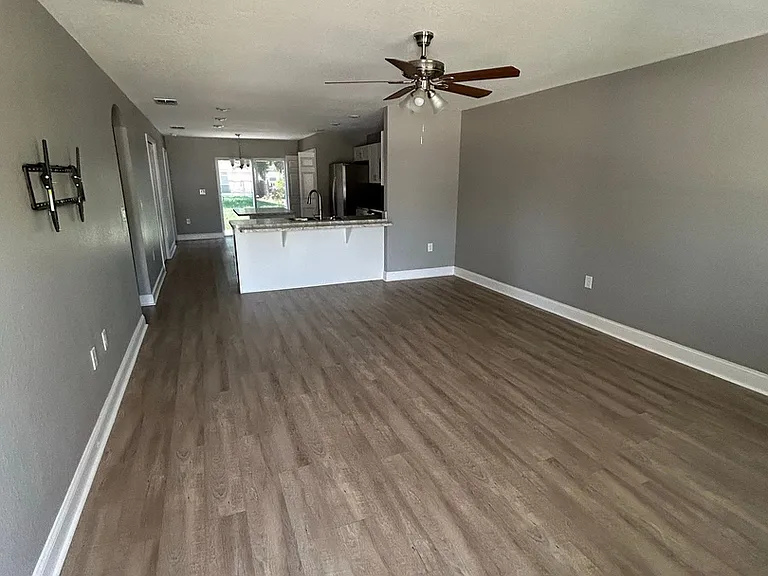 1314 W Highland St — Photo 2