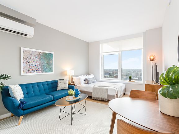 3rd image of 123 Linden Blvd APT 19X