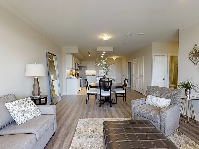 320 Thames St — Photo 14