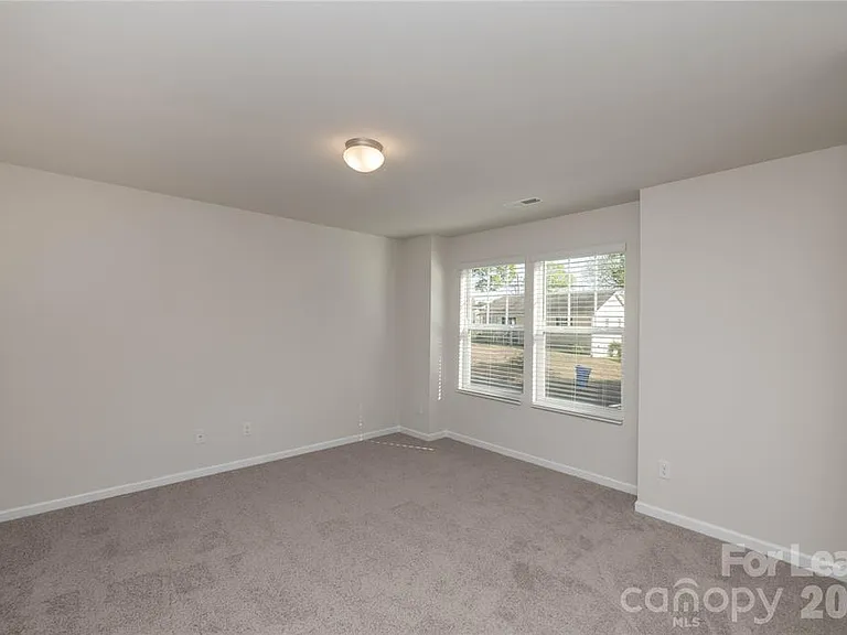 1419 Amhurst St — Photo 27