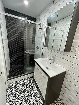 Rented by Oxford Property Group | media 69