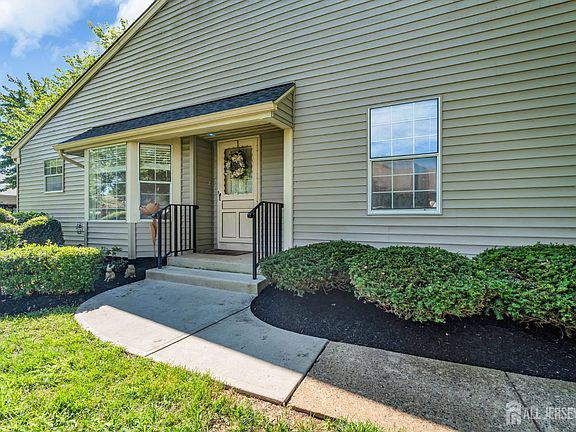 3rd image of 134 Concordia Cir #B