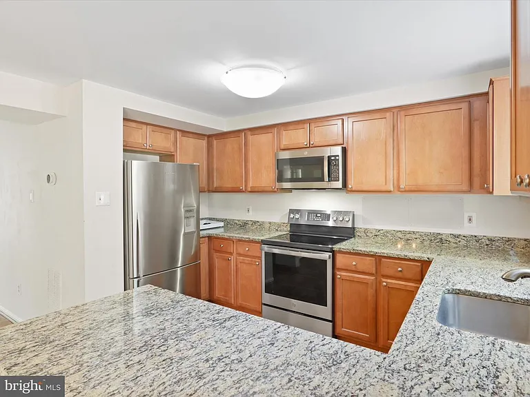 6502 Coachleigh Way — Photo 26
