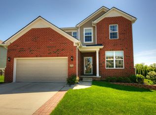 704 Groveland Cir, Ann Arbor, MI 48108