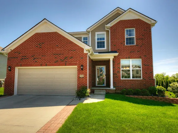 704 Groveland Cir, Ann Arbor, MI 48108