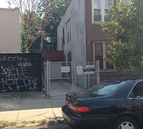 2nd image of 64 Vernon Ave