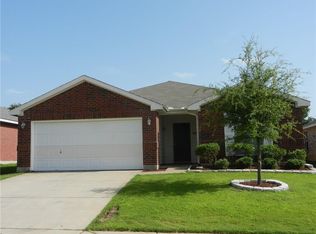 8824 Tumbleweed Dr, Aubrey, TX 76227