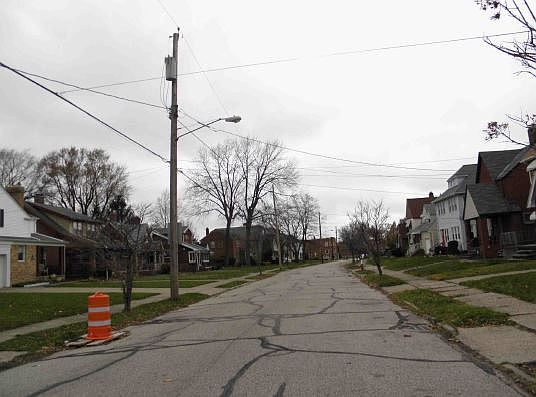 5th image of 18019 Schenely Ave