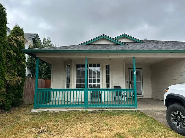 2611 NE 164th Ave — Photo 3