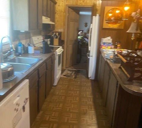 4th image of 2615 W Burnell Dr