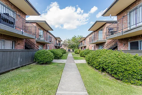 La Estancia Apartments Photo 1
