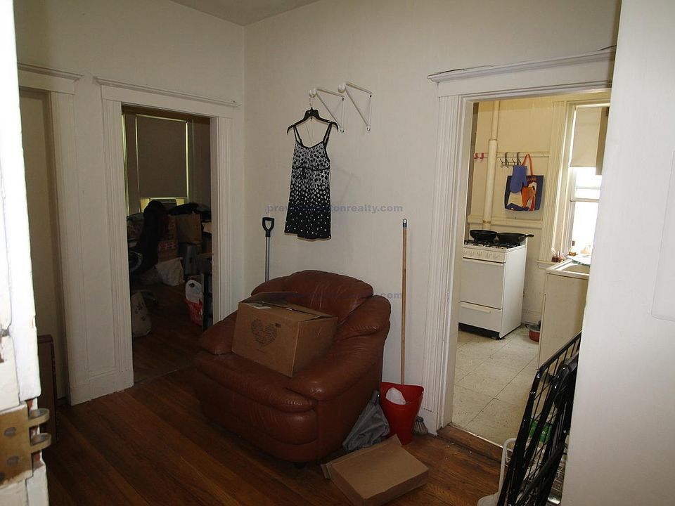 2nd image of 9 Egremont Rd #159