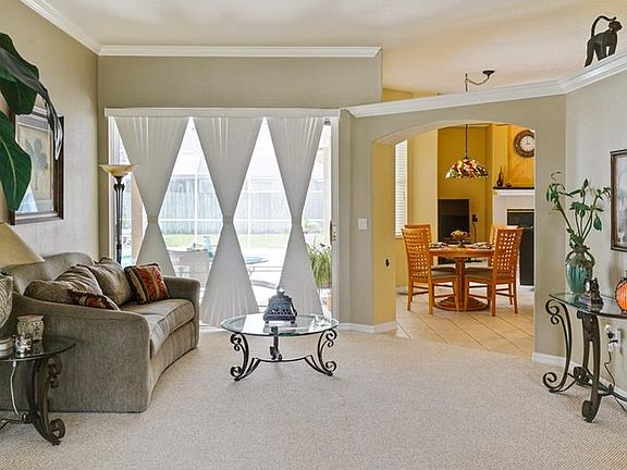 3rd image of 10127 Londonshire Ln