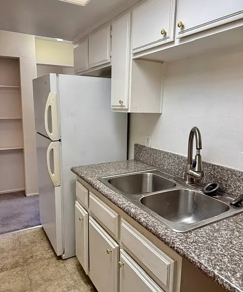 382 N Avenue 52 #202 — Photo 3