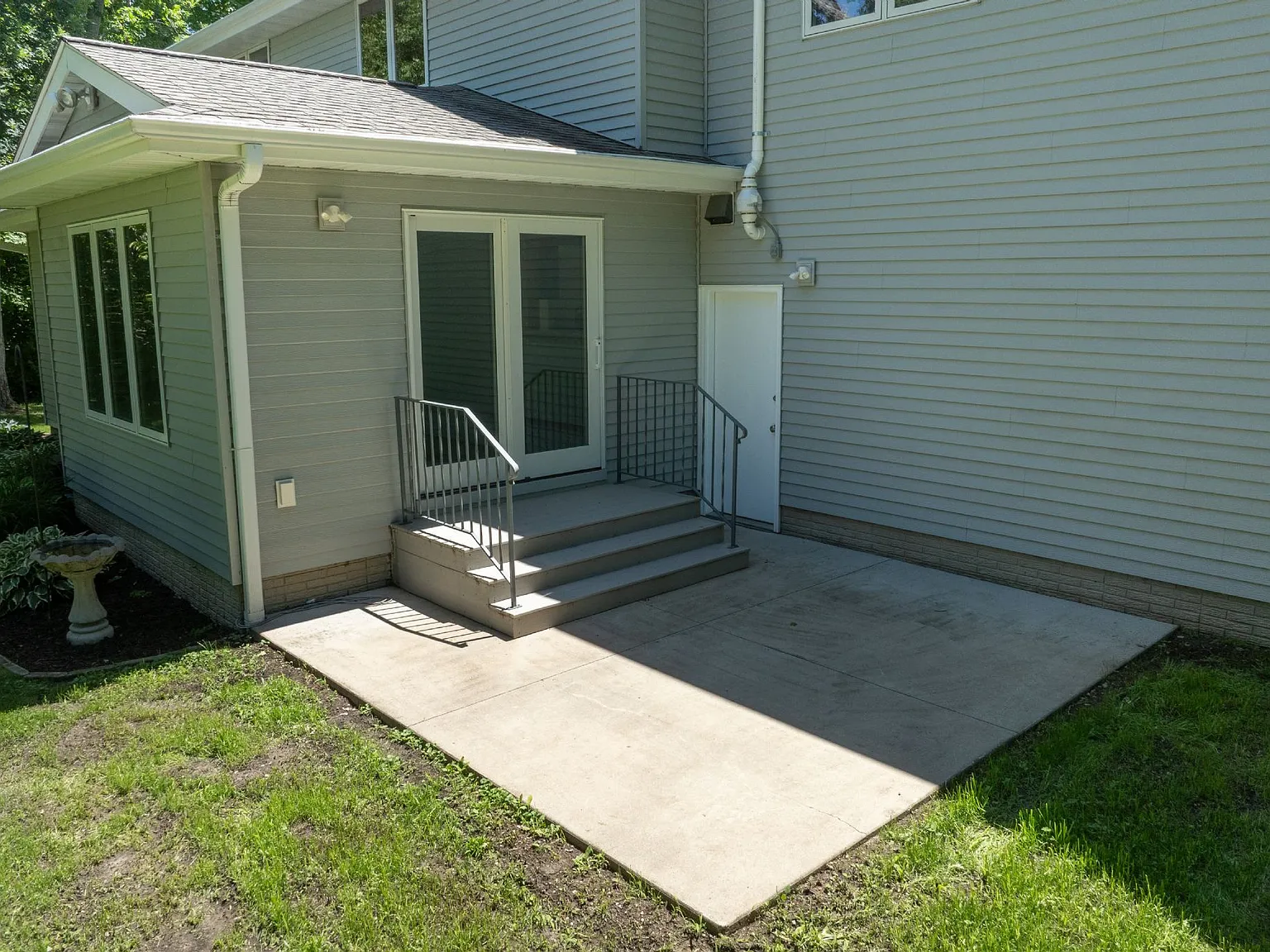 3 bed, 2153 sqft, $3,400 — Photo 4