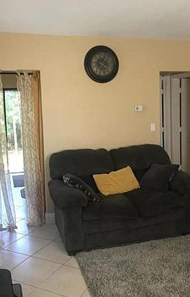 3rd image of 945 42nd St