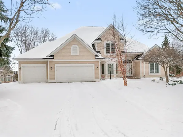9031 Highview Ln, Woodbury, MN 55125