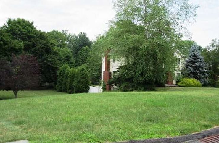 2nd image of 2 Sherwood Farms Ct