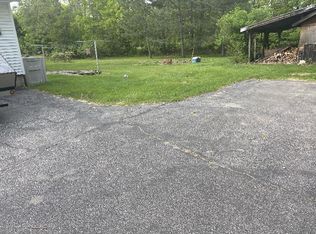 27 Mitchell St, Mechanic Falls, ME 04256