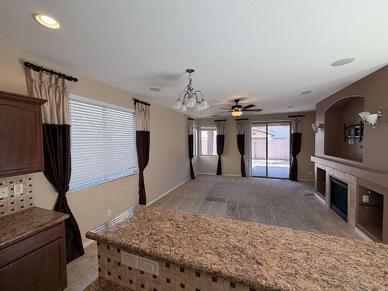 5621 E Adrian Ave — Photo 12