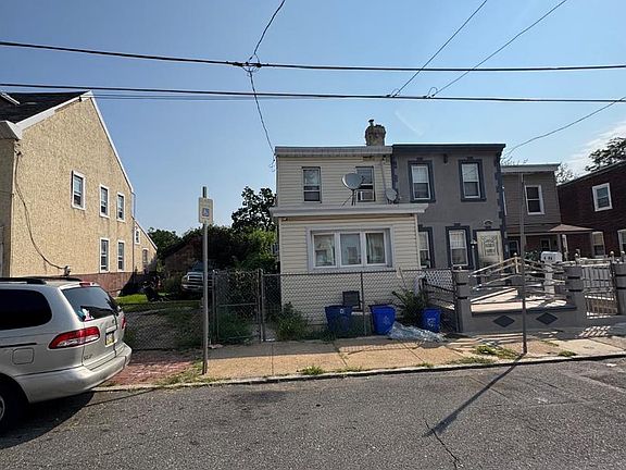 4th image of 2021 Plum St
