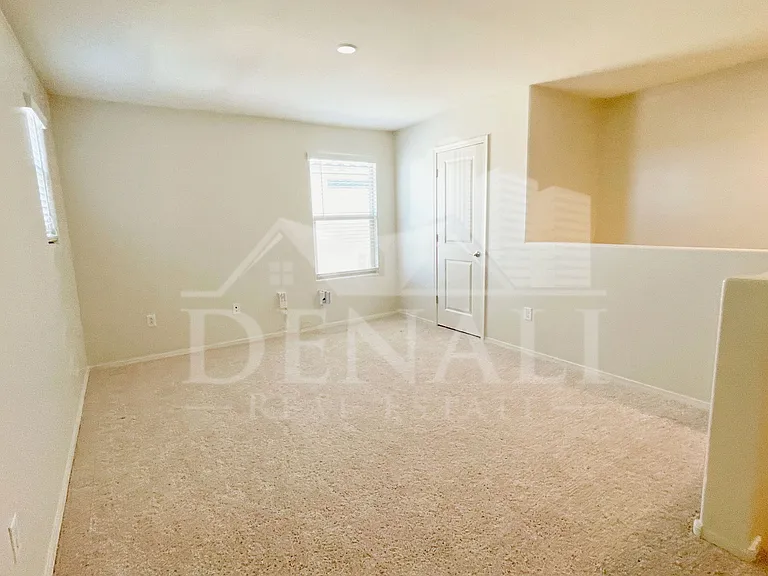 866 E Artesia Pl — Photo 13