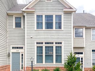 1229 Weatherstone Ct, Reston, VA 20194