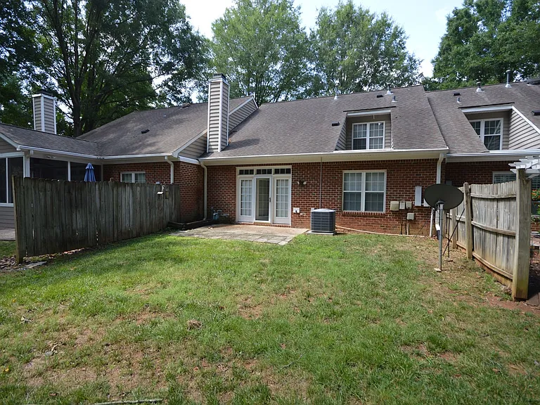 3319 Philmont Dr — Photo 21