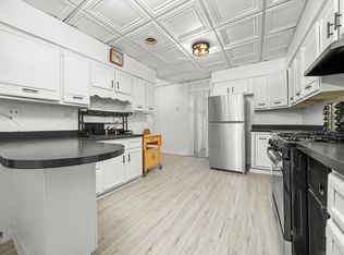 911 S Loomis St #2, Chicago, IL 60607