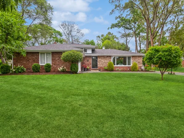 5757 Alabama Ave, Clarendon Hills, IL 60514