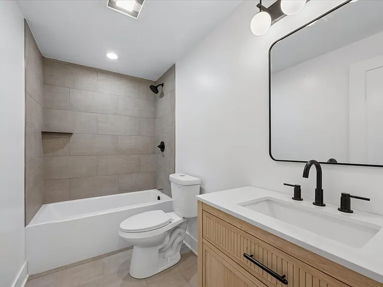 2601 N California Ave — Photo 11